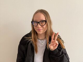 DominoBarfield's HD cam live shows Profile Image